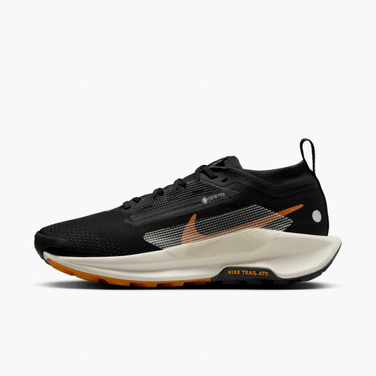 Women's Pegasus Trail 5 Gore-Tex Running Shoes In 005 - Off Noir/pale Ivory-Black-Monarch