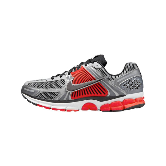 Men's Zoom Vomero 5 Sneaker In Metallic Silver/flat Silver/light Crimson/black