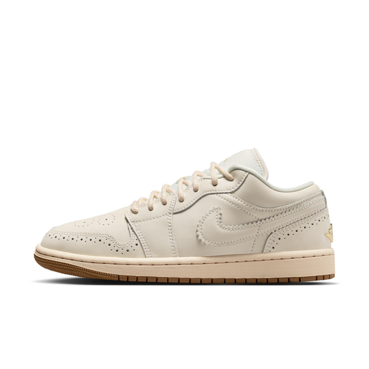 Women's Air  1 Low SE Shoes