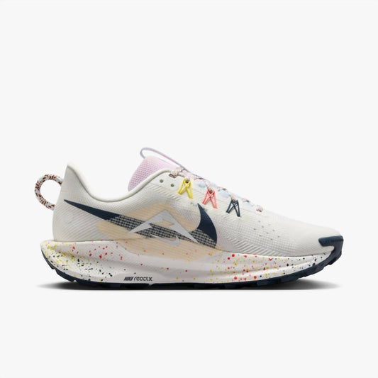 Women's Pegasus Trail 5 Running Shoes In 102 - Summit White/armory Navy-Football Grey