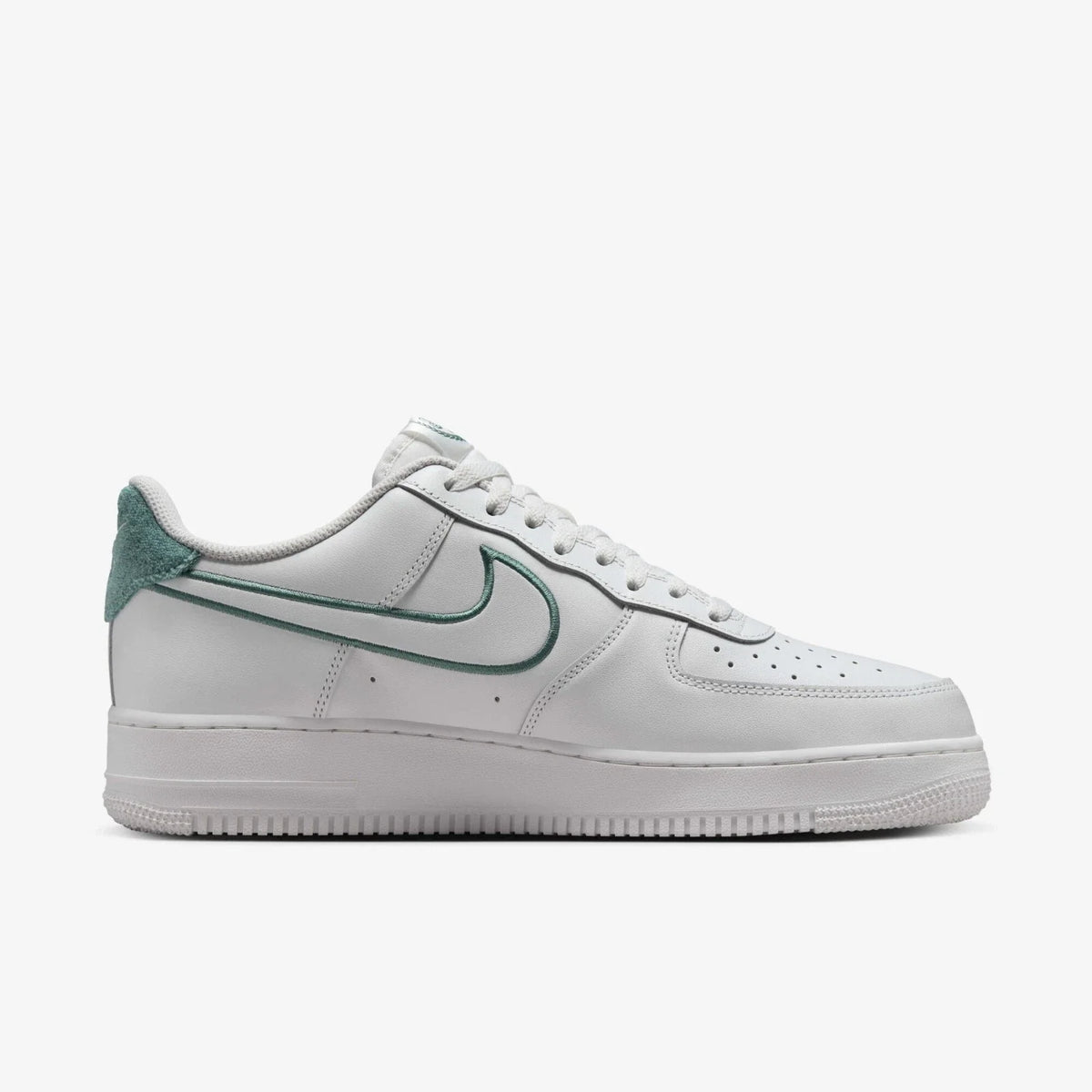 Nike Air Force 1 '07 LV8 FN8349-100 Sneakers Men's White Resort and Sport Shoes