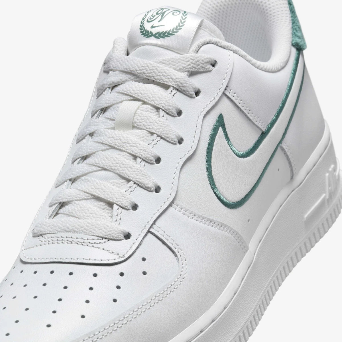 Nike Air Force 1 '07 LV8 FN8349-100 Sneakers Men's White Resort and Sport Shoes